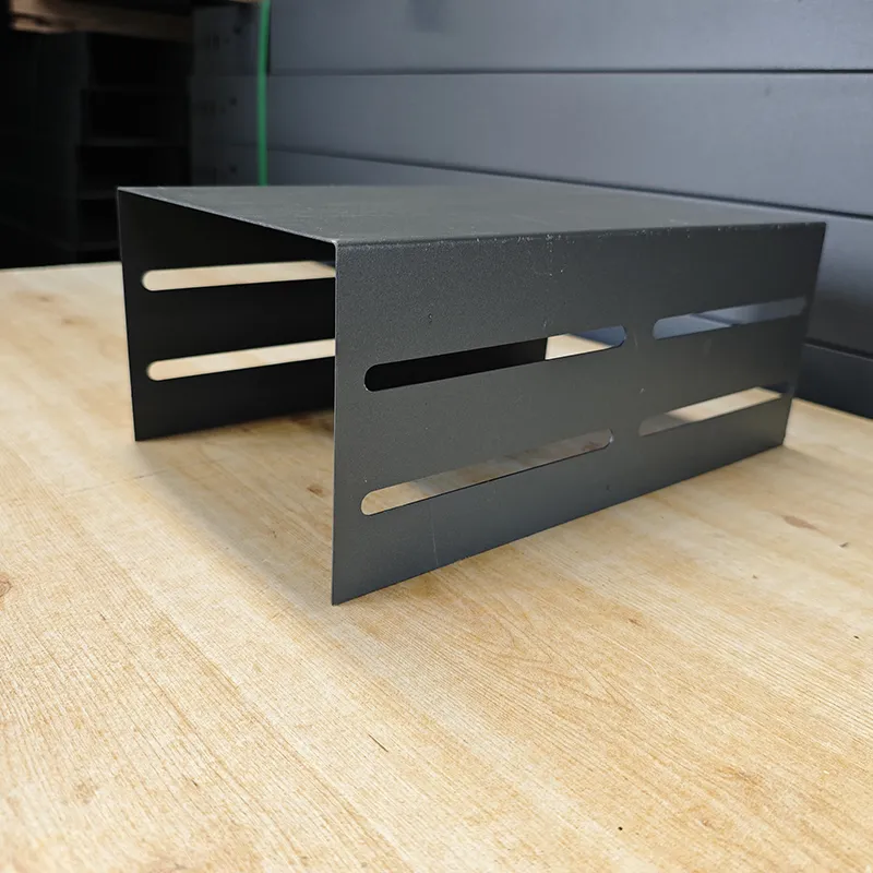 Компенсатор для кабельного лотка