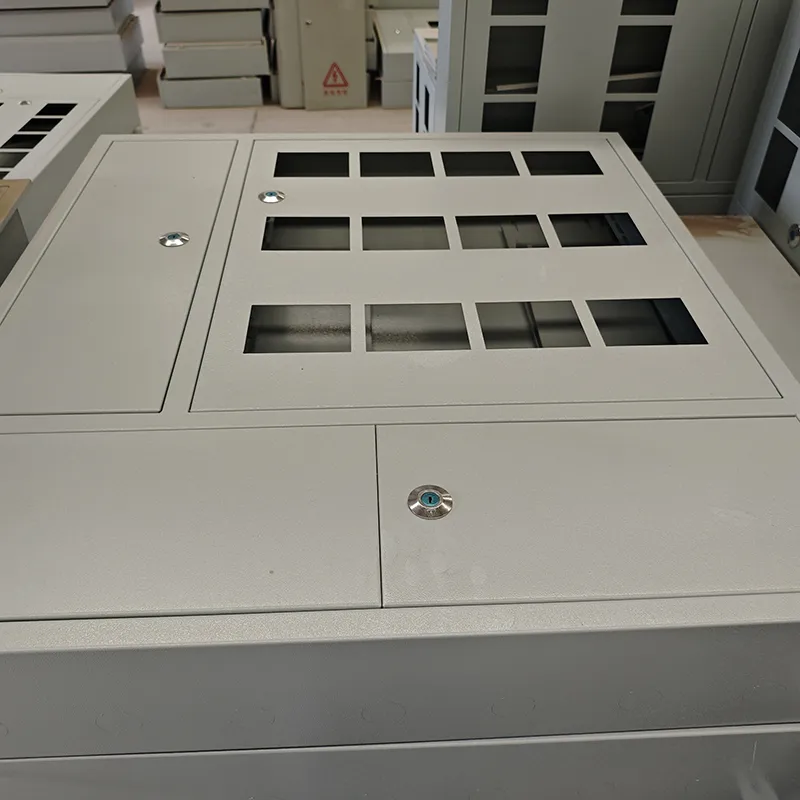 Навесной учетный щит на 12 потребителей