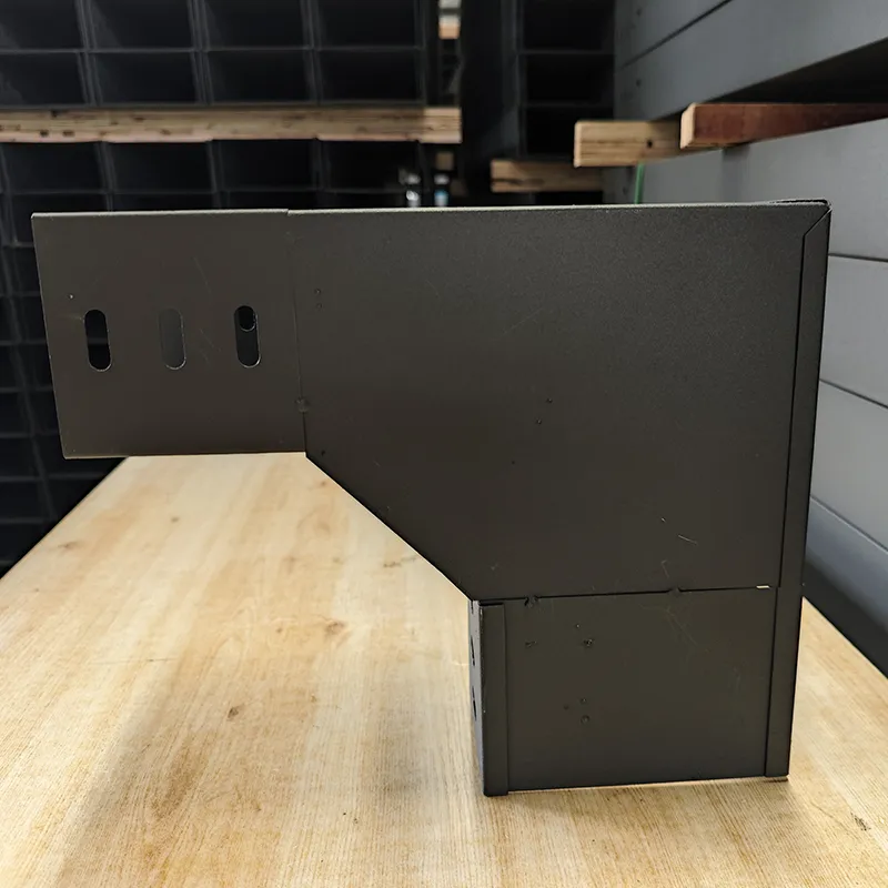 Угловой отвод кабельного лотка вертикальный левый восходящий