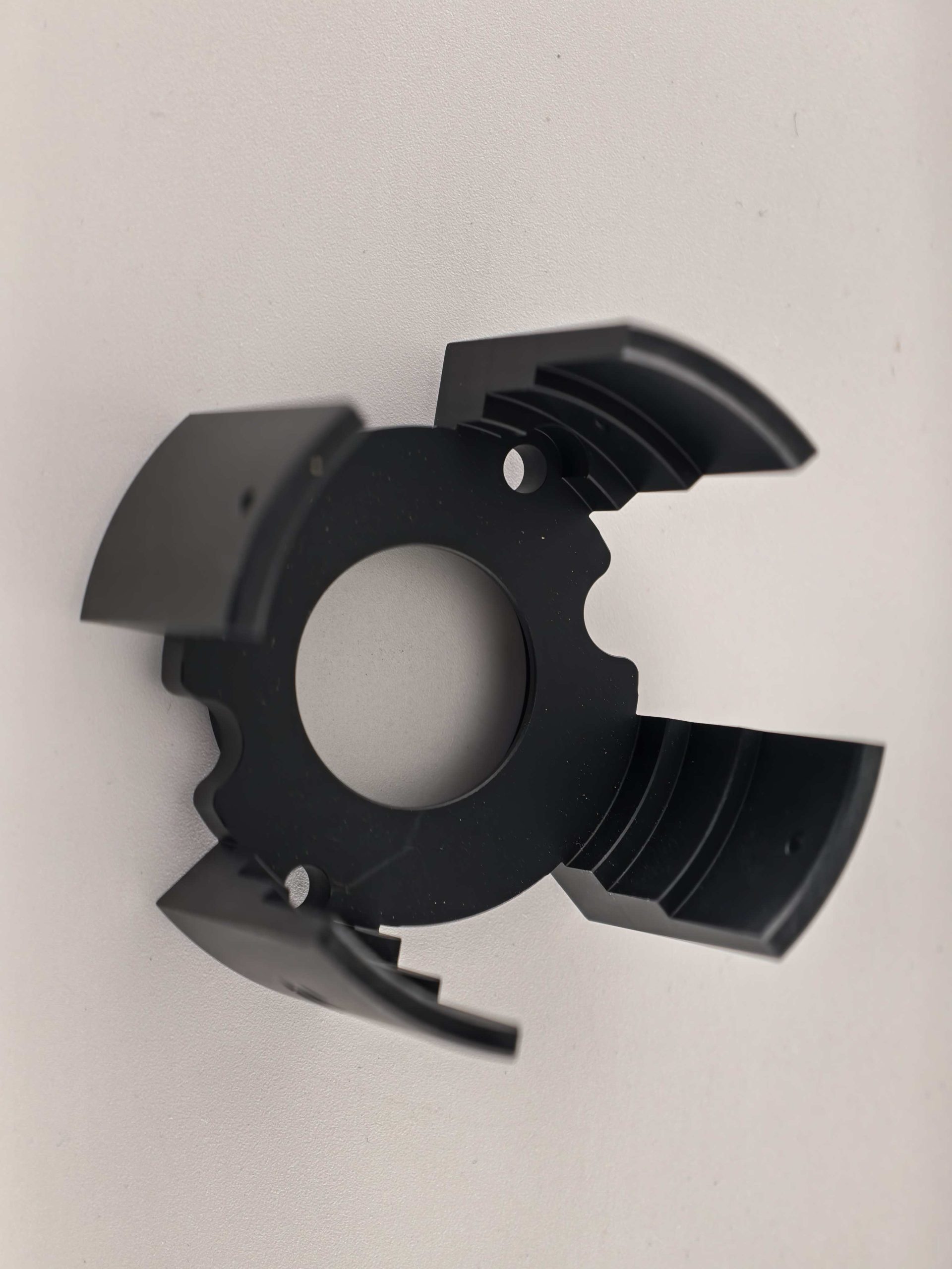 Решение проблем, связанных с микровибрациями: сверхстабильные оптические моторизованные платформы становятся прорывным решением для высокотехнологичных научных приборов