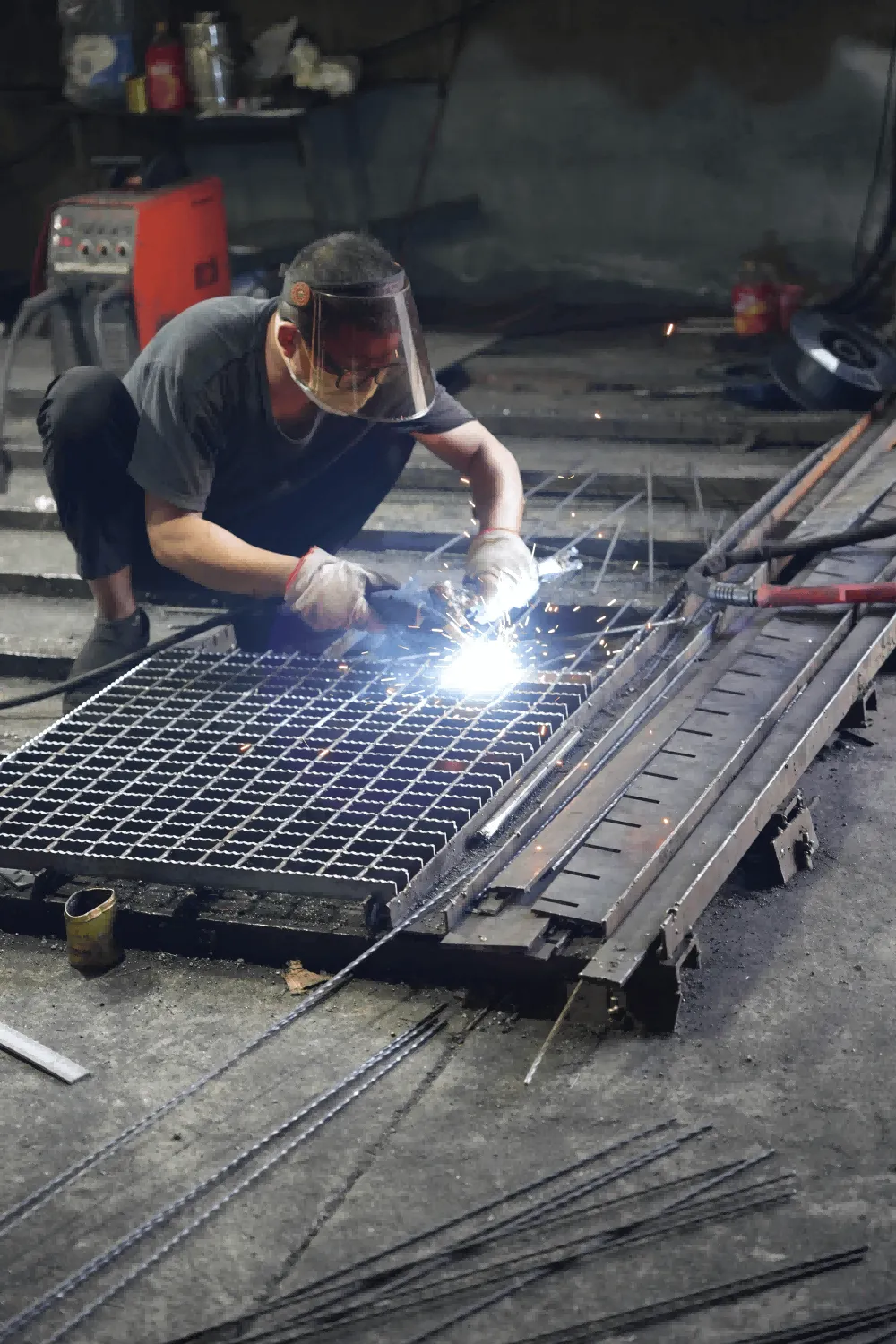 Детальная полировка решетчатой ​​стали, оцинкованной методом горячего цинкования