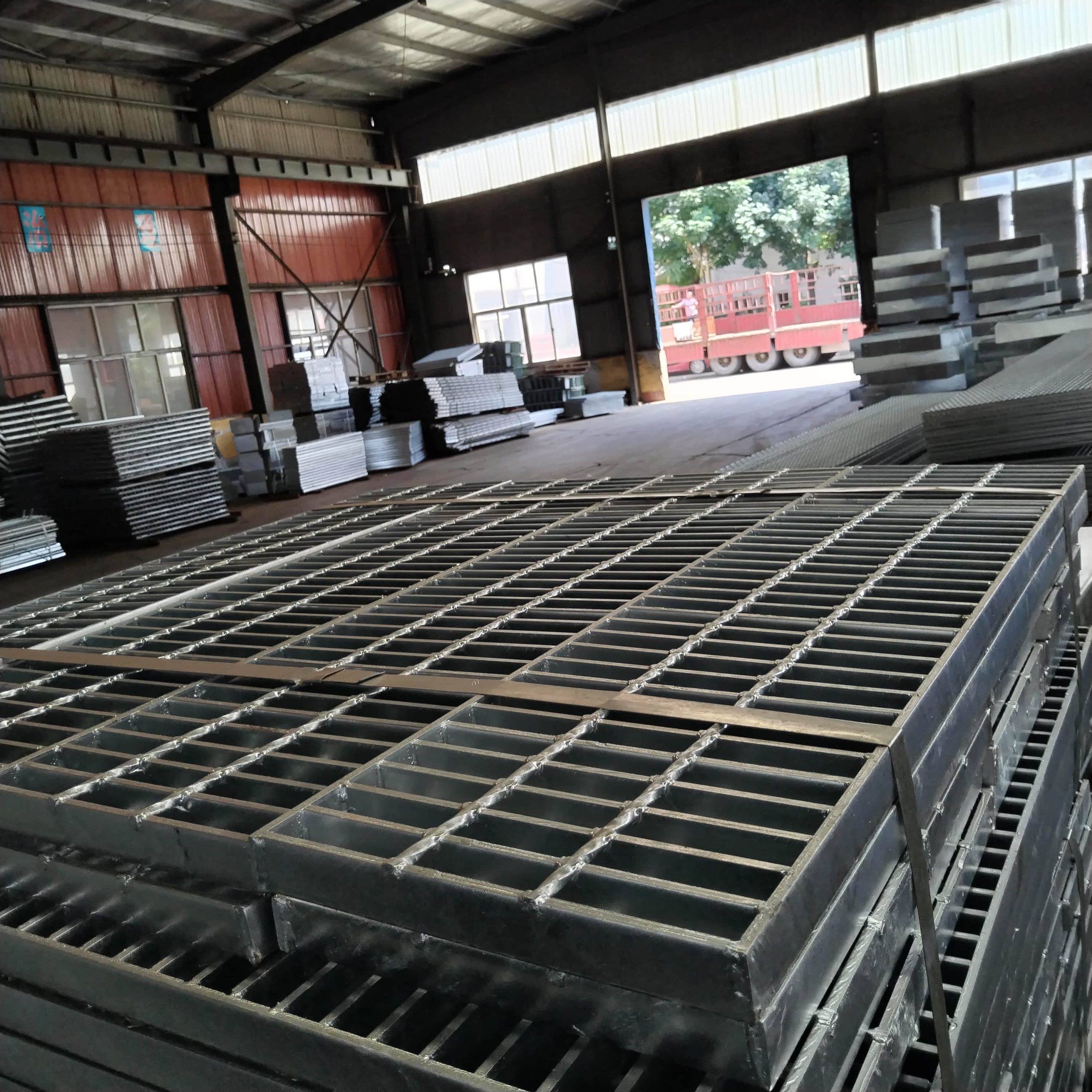 Завод стальная решетка — надежные решения для промышленных нужд
