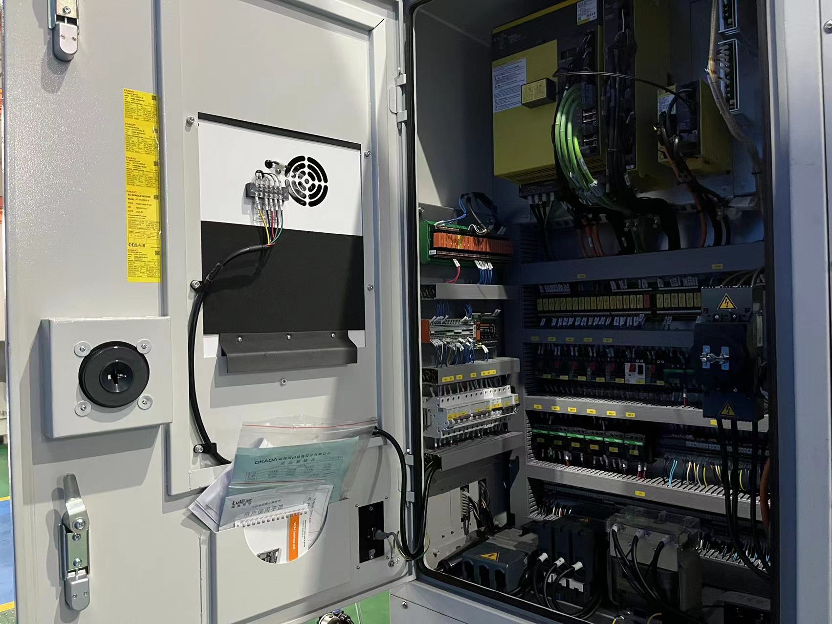 مركز تصنيع الطحن العمودي CNC MVL1890 مع نظام التحكم Fanuc