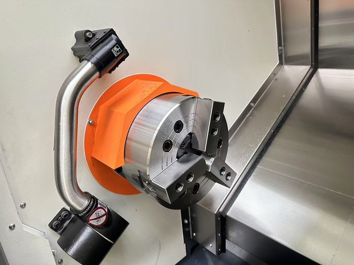 مخرطة CNC بسرير مائل TCK46A