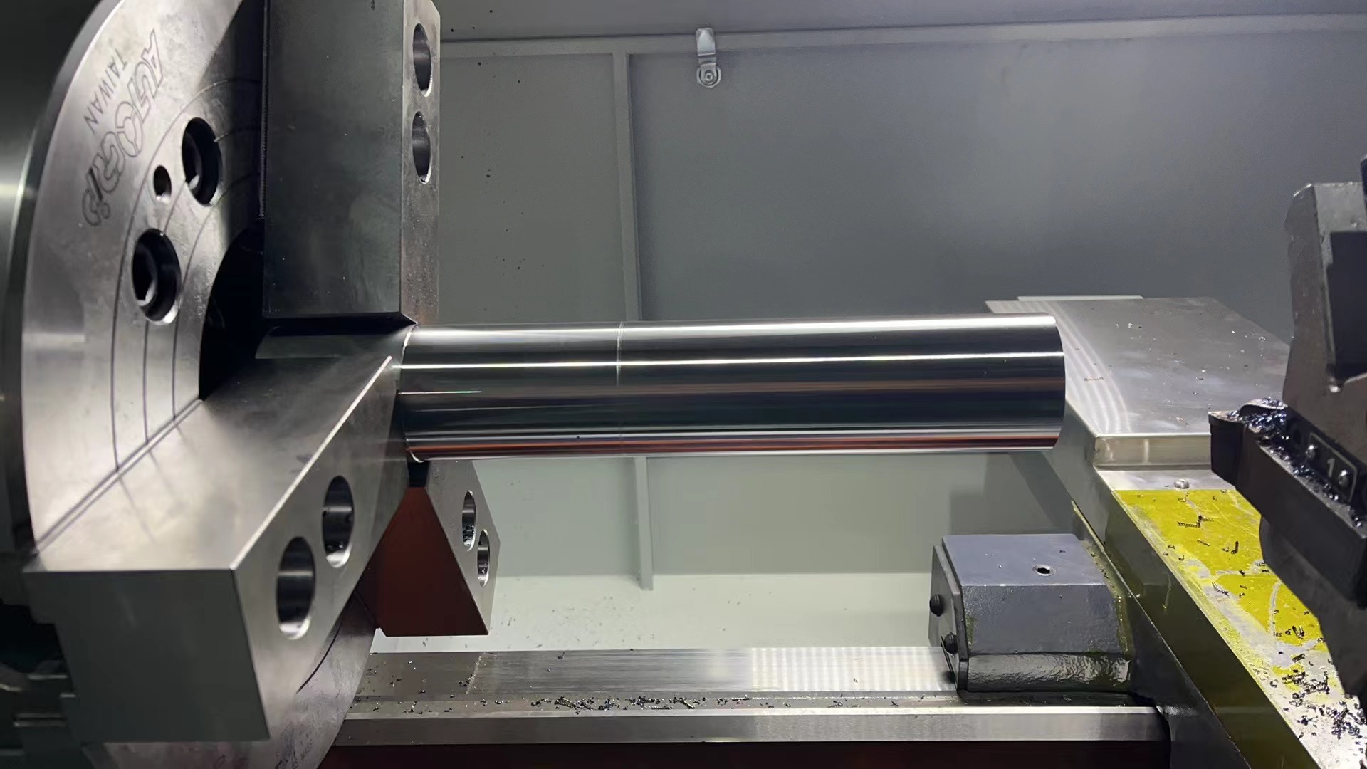 Tornio CNC a letto piano CK6150