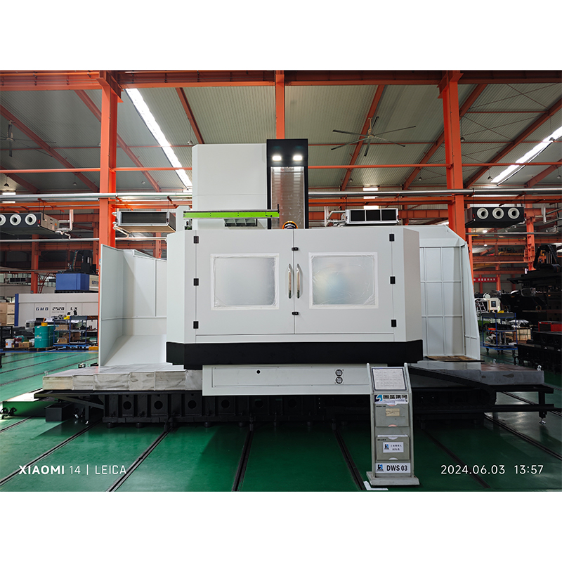 Centro de fresado y mandrinado CNC DBM130B