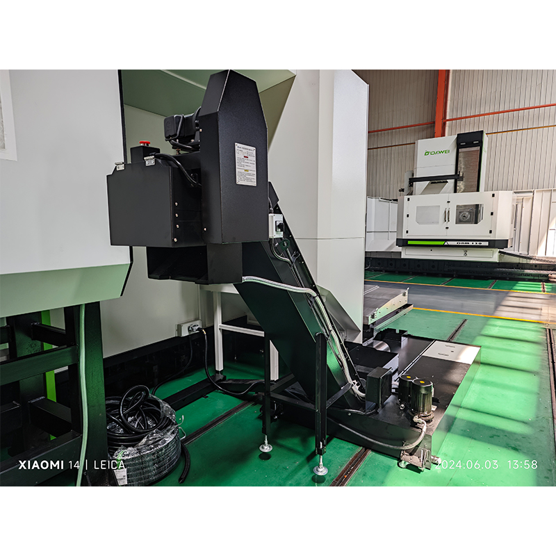 Centro de fresado y mandrinado CNC DBM130B