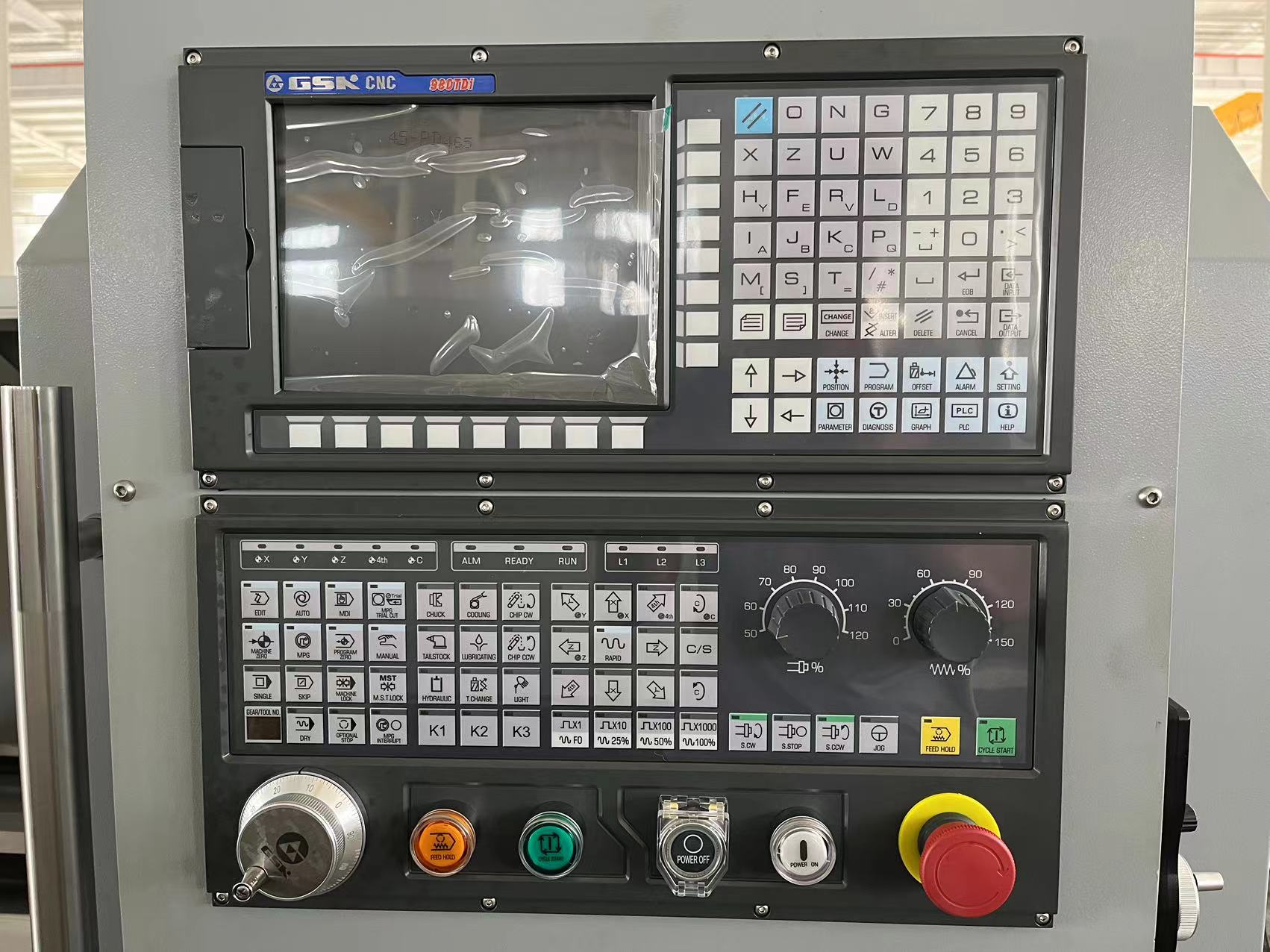 Torno CNC CK6150-1000 – alta produtividade e flexibilidade no processamento