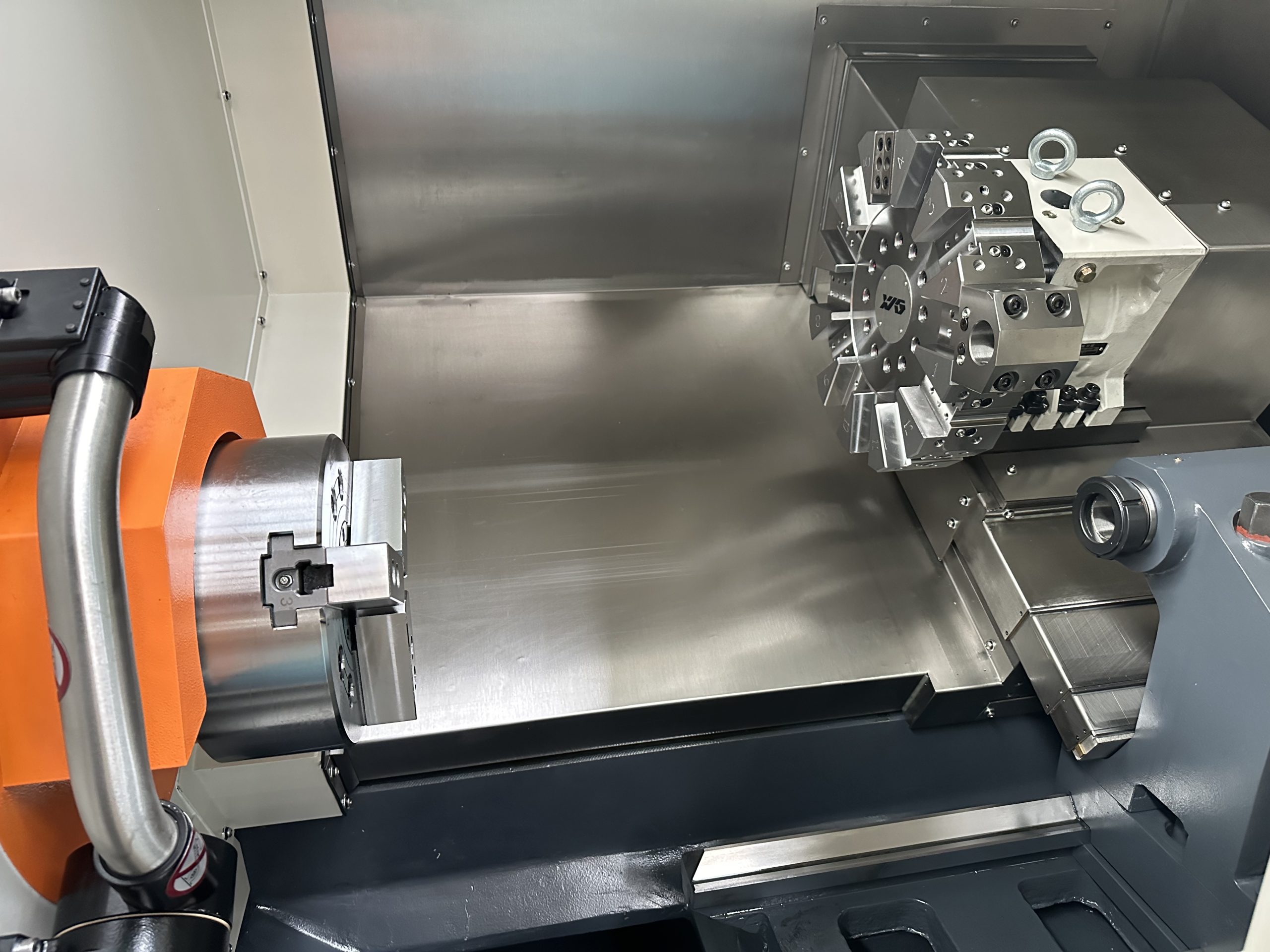 مخرطة CNC بسرير مائل TCK46A
