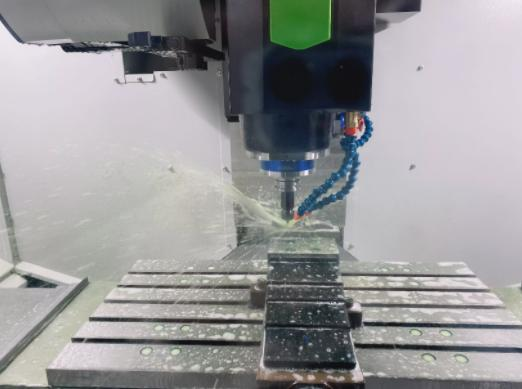مركز تصنيع الطحن العمودي CNC MVL1890 مع نظام التحكم Fanuc