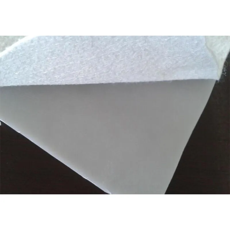 Нетканый композитный геоматериал из штафельного волокна