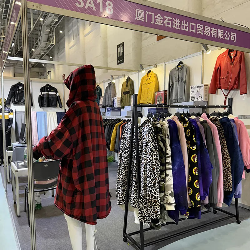 Компания Quanzhou Shengliren Garments & Weaving Co., Ltd. представила свою продукцию на выставке «Китай (Сямэнь) Кросс-бордер Экоммерс 2025»