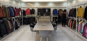 кожаная куртка бомбер зара