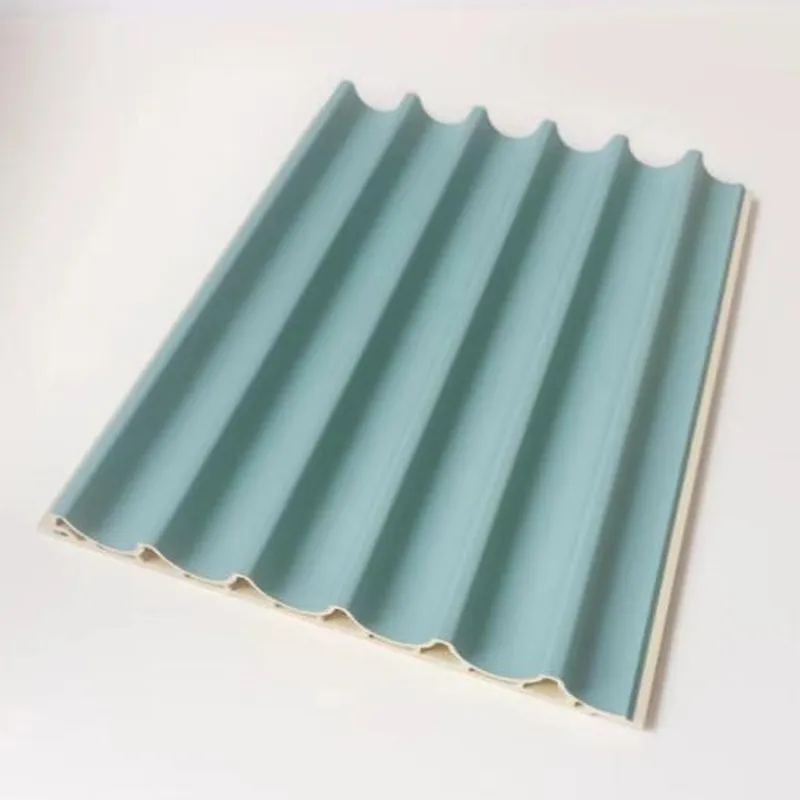 Бамбуково-деревянный решетчатый настил в дереве...