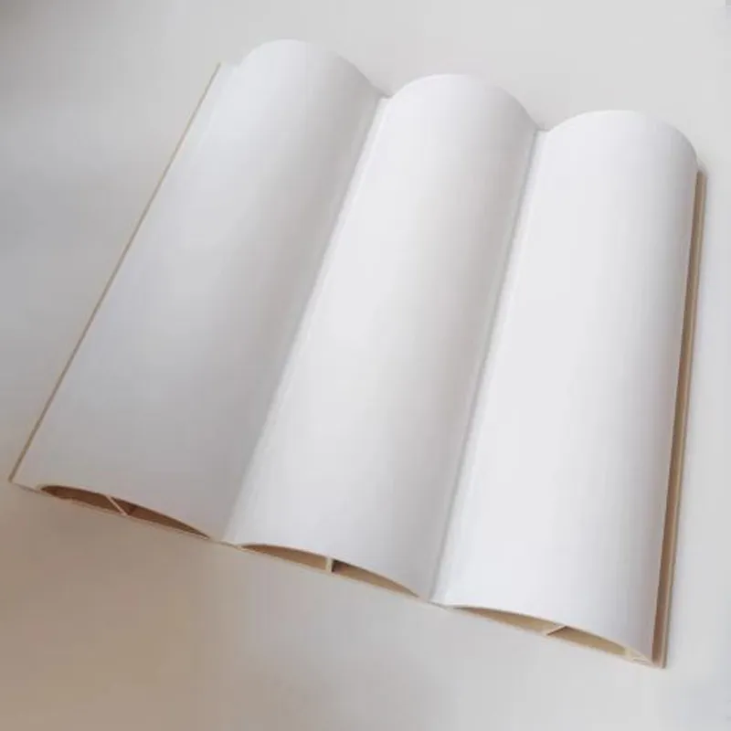 Бамбуково-деревянный решетчатый настил для декора вилл – система отделки для высококлассного жилья