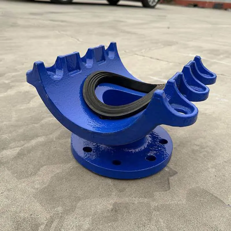 Тройник седловидного сечения с зазубринами