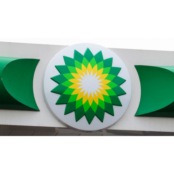 Цена на дизельное топливо взлетела до рекордных 2 фунтов за литр, а компания BP увеличила объемы производства дизельного топлива на своих нефтеперерабатывающих заводах до максимального уровня
