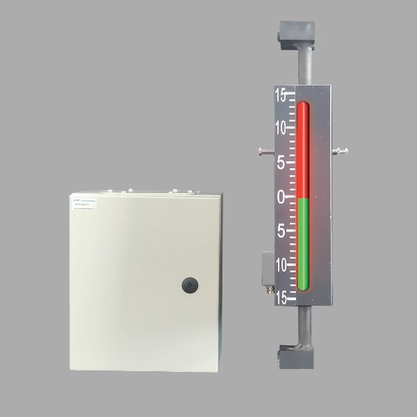 Пластинчатый одноцветный (двухцветный) уровнемер уровня жидкости