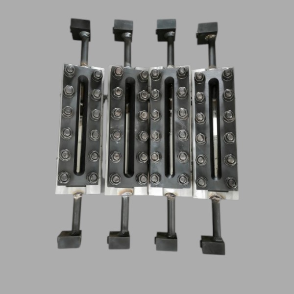 Пластинчатый одноцветный (двухцветный) уровнемер уровня жидкости