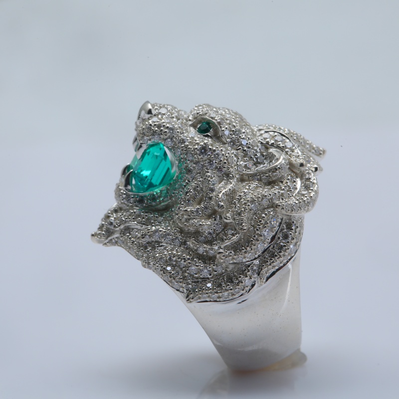 Кольцо со львом из серебра 925 пробы