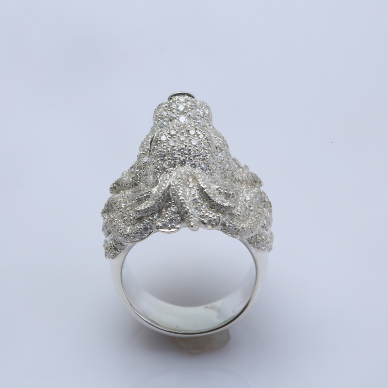 Кольцо со львом из серебра 925 пробы