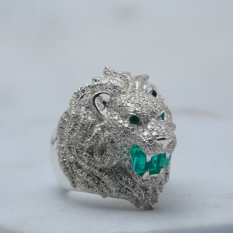 Кольцо со львом из серебра 925 пробы