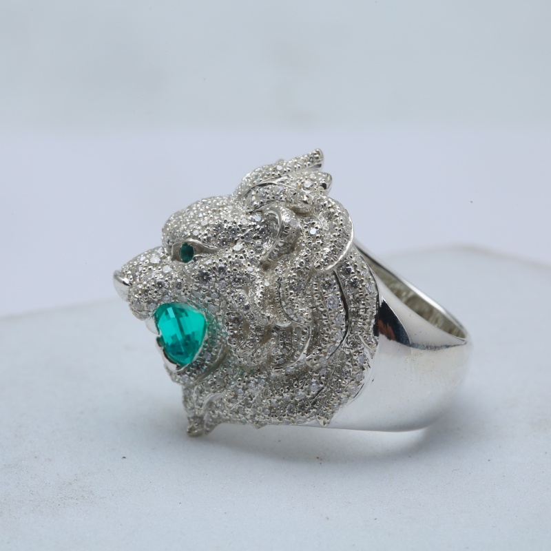 Кольцо со львом из серебра 925 пробы