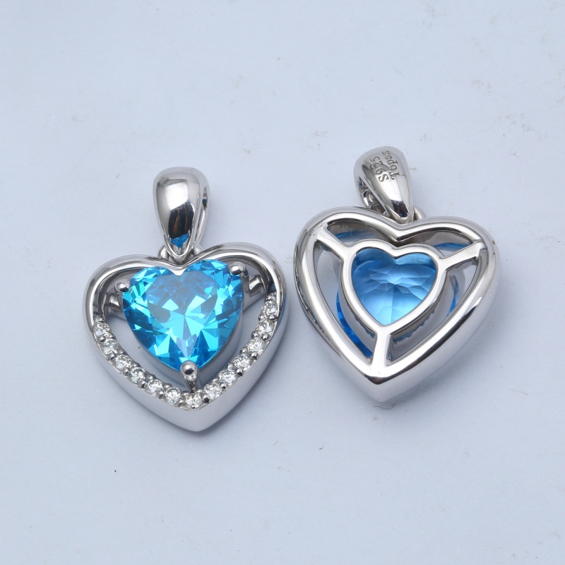 Кулон в форме сердца из серебра 925 пробы