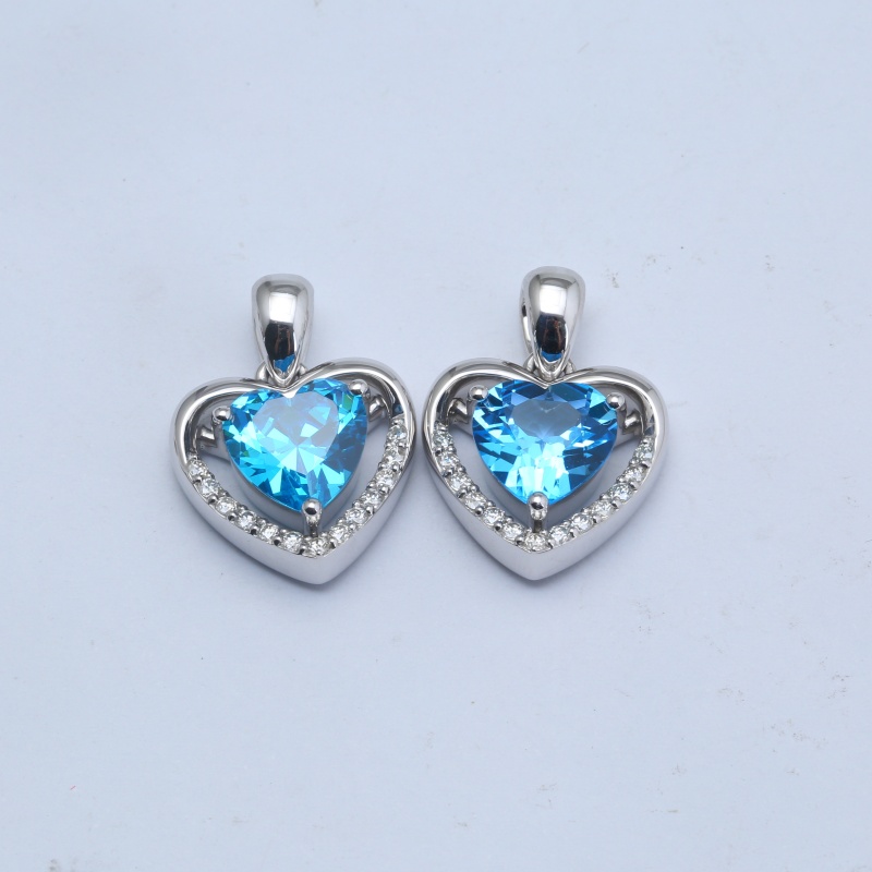 Кулон в форме сердца из серебра 925 пробы