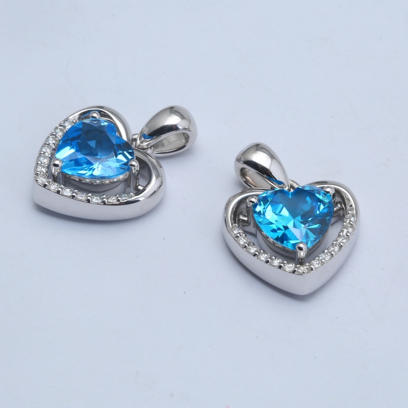 Кулон в форме сердца из серебра 925 пробы