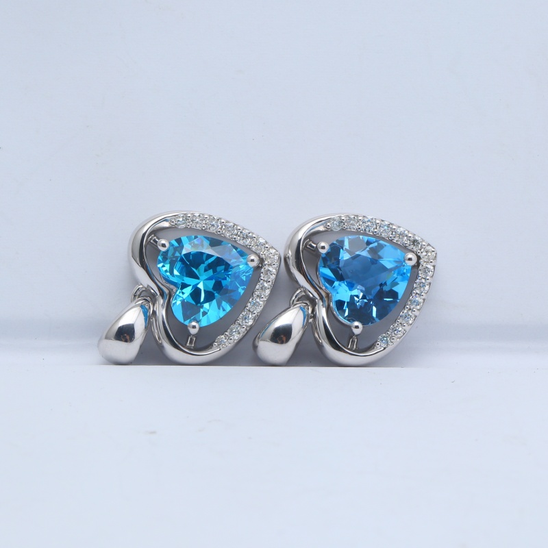 Кулон в форме сердца из серебра 925 пробы