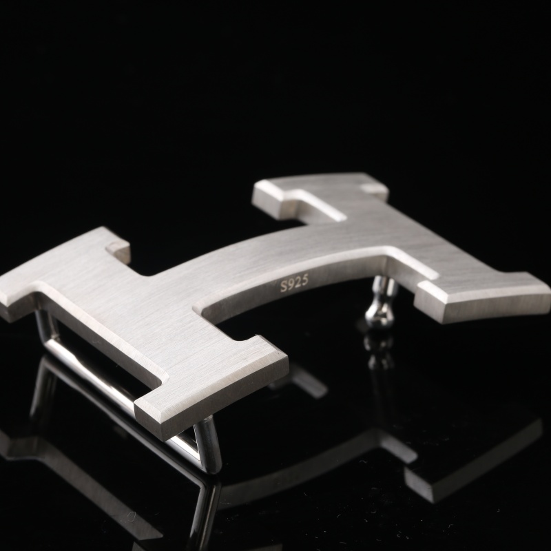 Н-образная серебряная пряжка для ремня