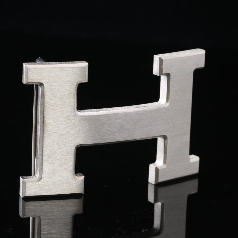 Н-образная серебряная пряжка для ремня