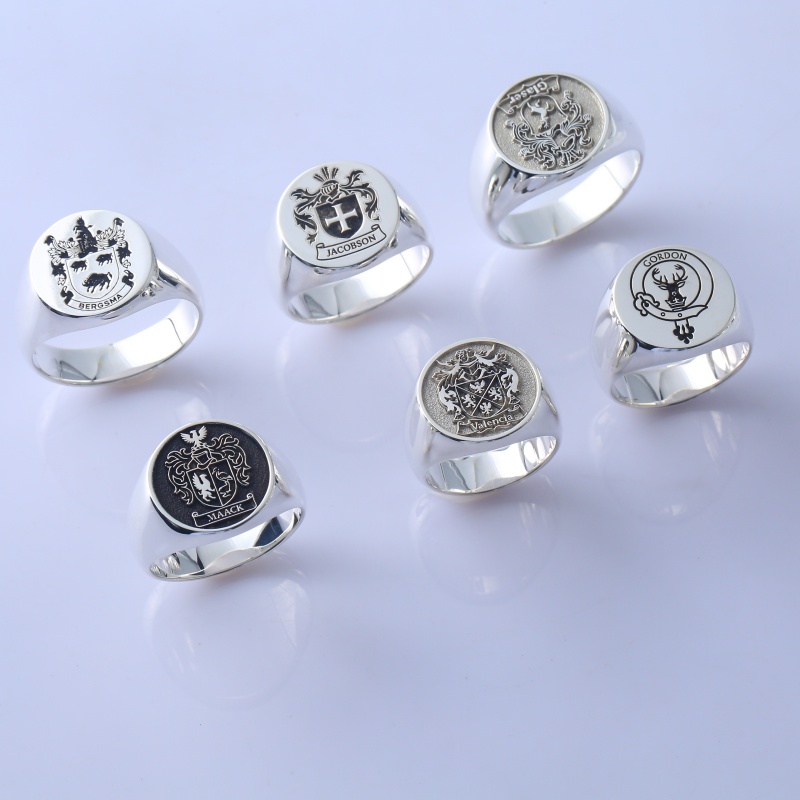 Серебряное кольцо-печатка