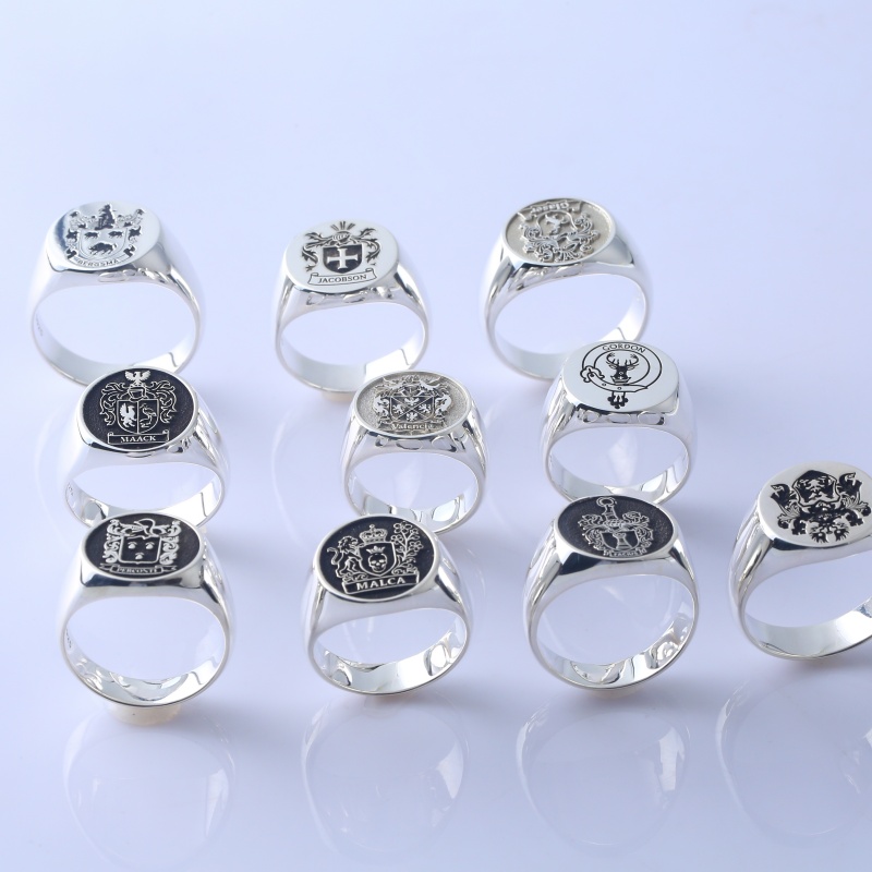 Серебряное кольцо-печатка