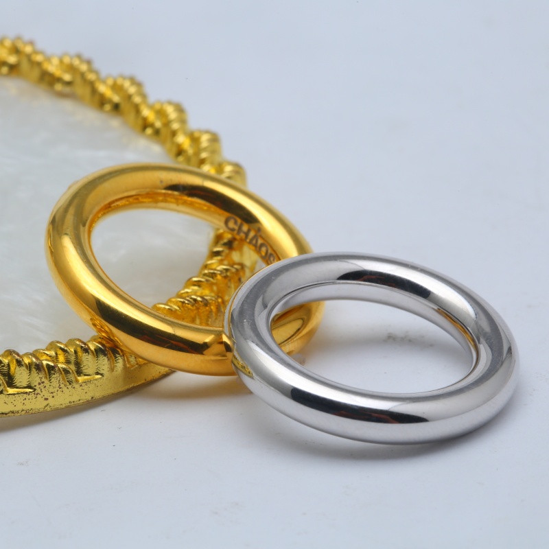 Двухцветное многослойное кольцо