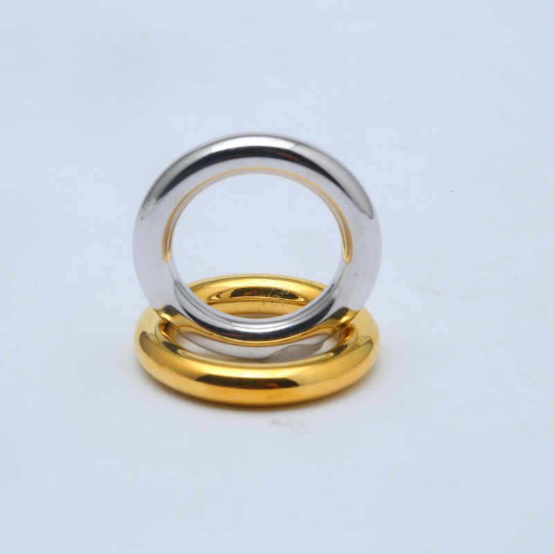 Двухцветное многослойное кольцо