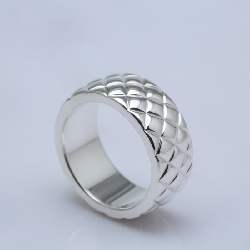 Кольцо из серебра 925 с ромбовидным узором