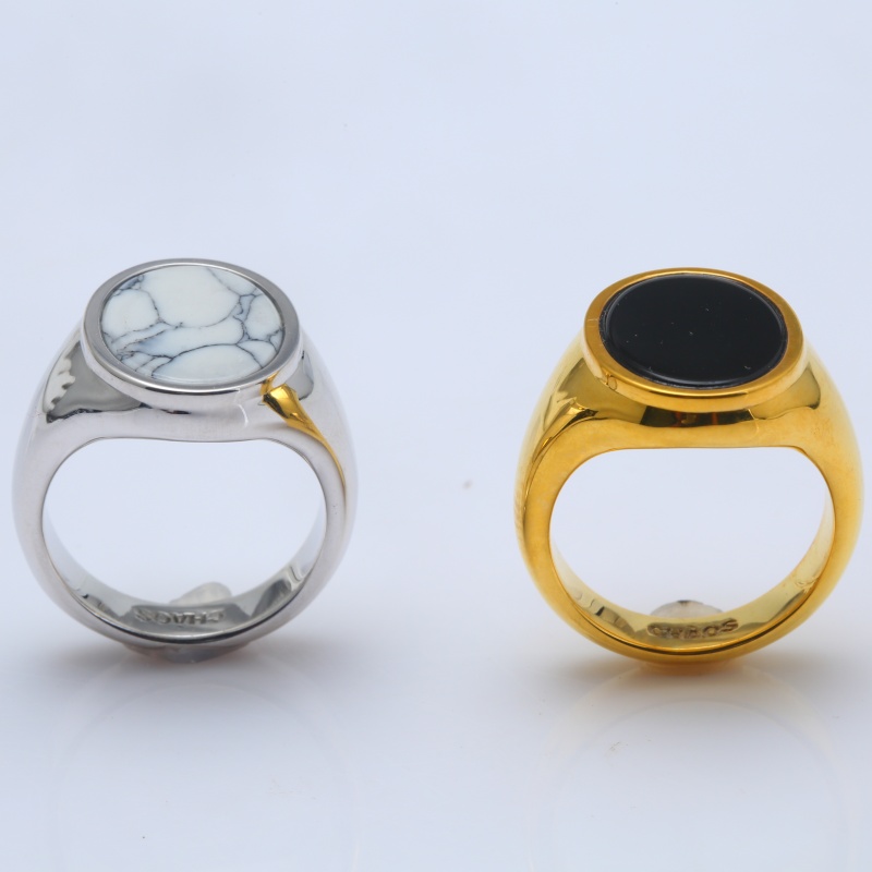 Кольцо-печатка из серебра с золотым покрытием и белой сосной