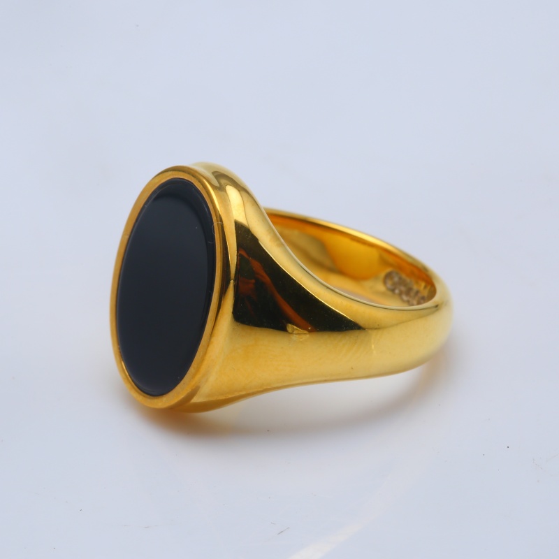 Кольцо-печатка из серебра с золотым покрытием и агатом