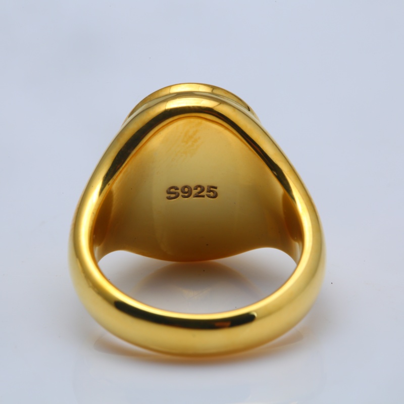 Кольцо-печатка из серебра с золотым покрытием и агатом