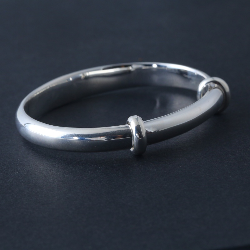 Серебряный браслет-толкатель