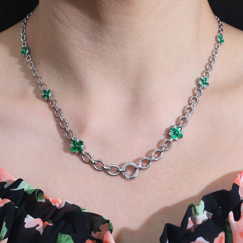 Зеленое сокровище платиновое ожерелье в форме цветка