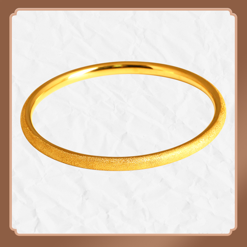 Золотой сплошной цилиндрический браслет