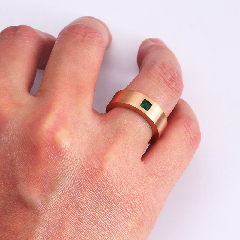 Кольцо с квадратными бриллиантами из розового золота 18 карат