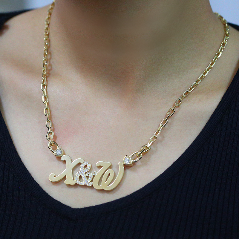 Модная золотая алфавитная цепочка