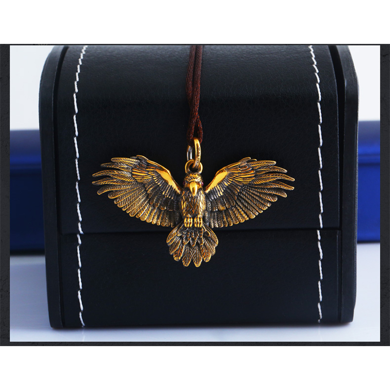 Электрическая черная нога золотая орловая кулон