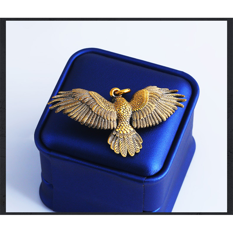 Электрическая черная нога золотая орловая кулон