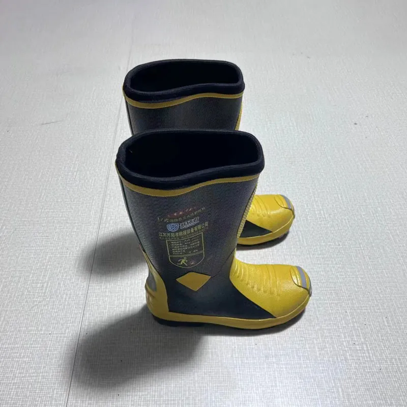 Пожарные защитные ботинки