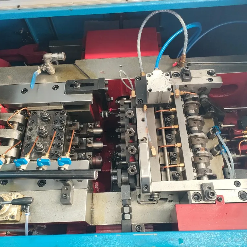 Автоматизированное решение для холодной ковки с интеллектуальным формообразователем болтов для высокоточного изготовления крепежных деталей-52S